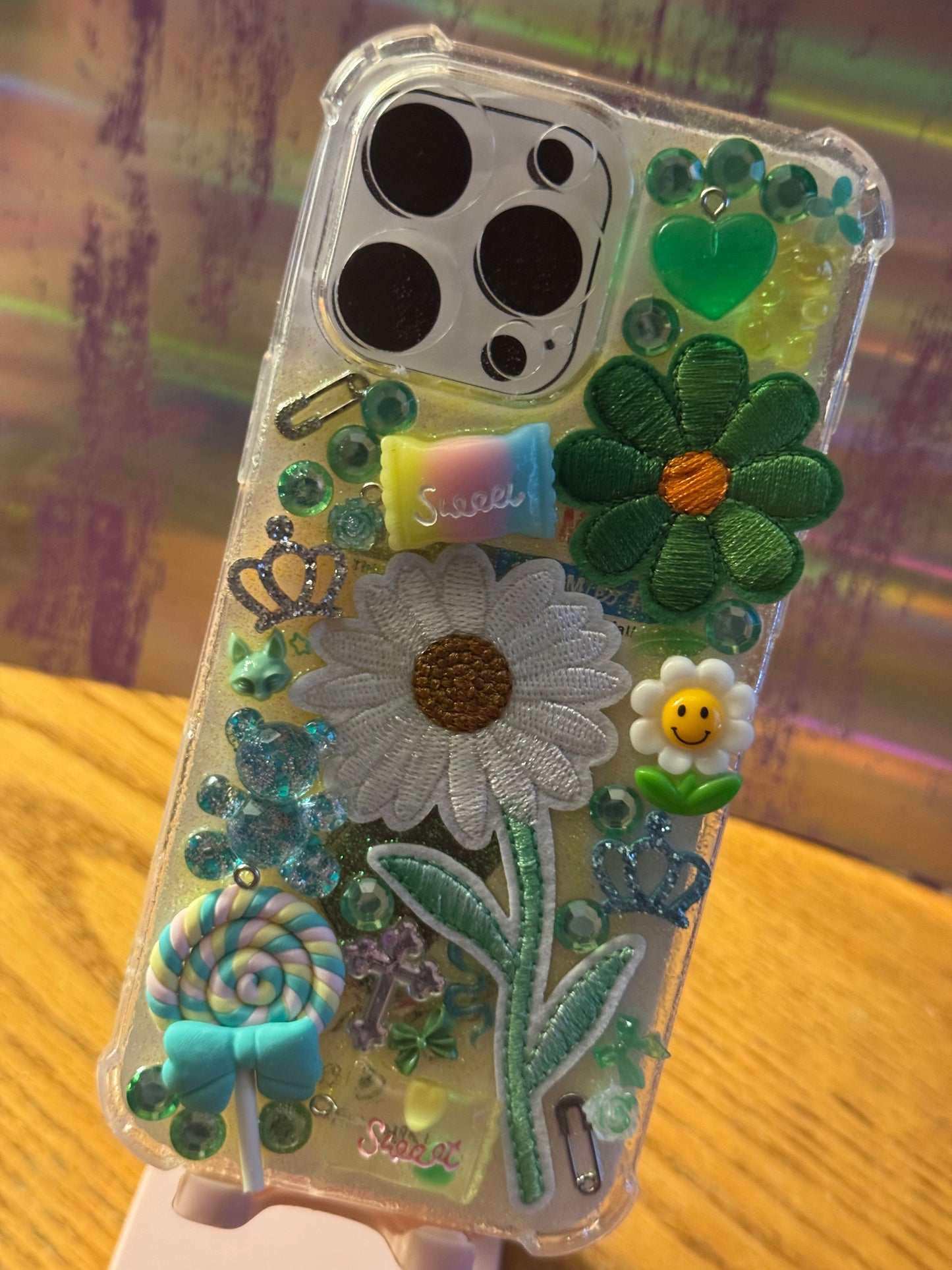 Green IPhone 16 Pro Max Junk Case