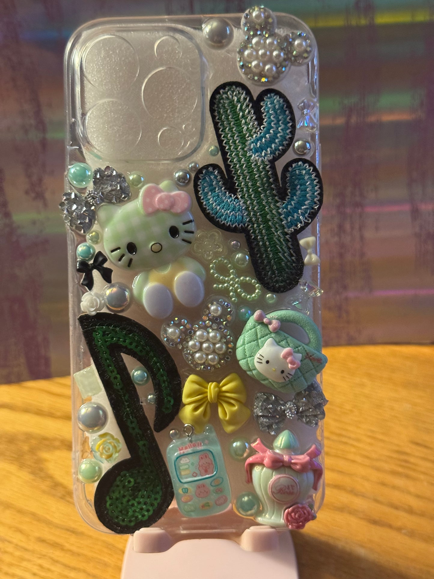 Green, Hello Kitty, iPhone 15 Pro Maxx, junk phone case