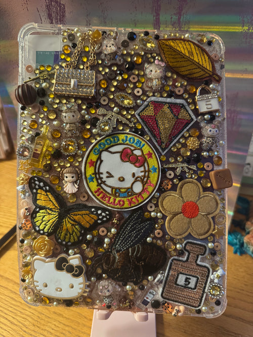 Brown Hello Kitty, IPad 11