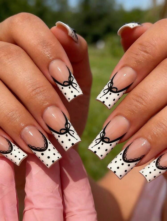 Black & White Pokadot Press On Nails